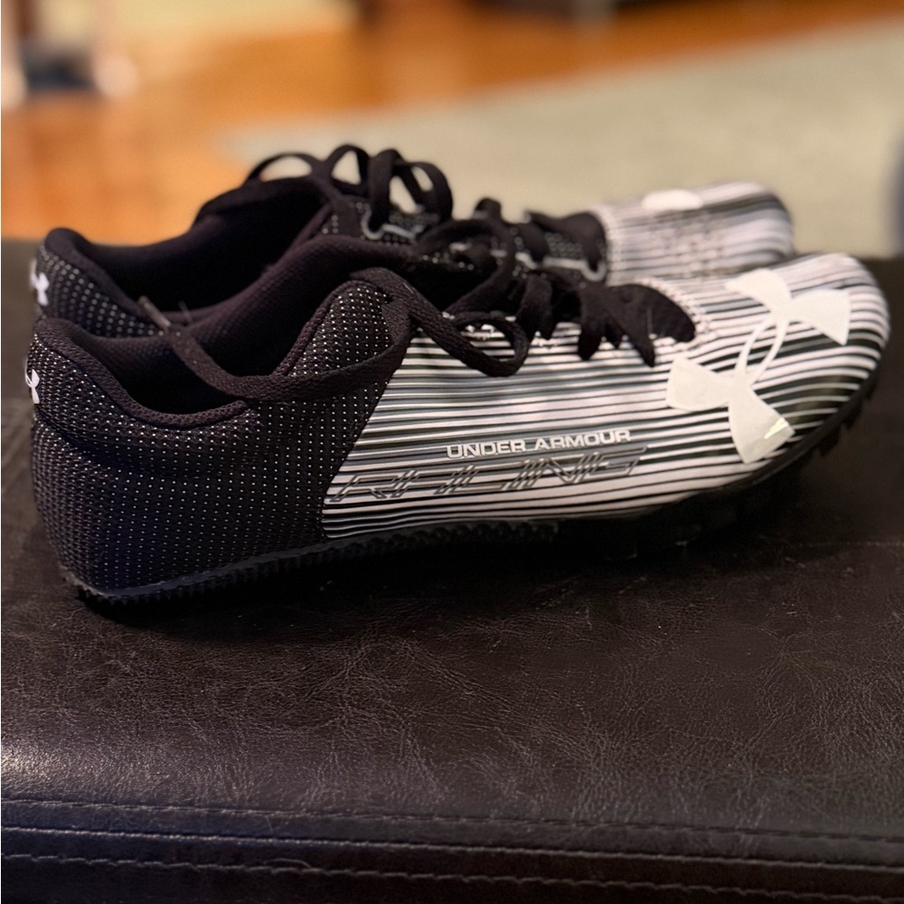 Under Armour Black and White Sprint shoes